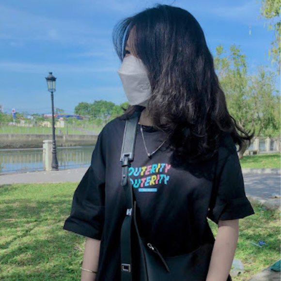 Meet your Posher, Hân - Picture 1 of 1